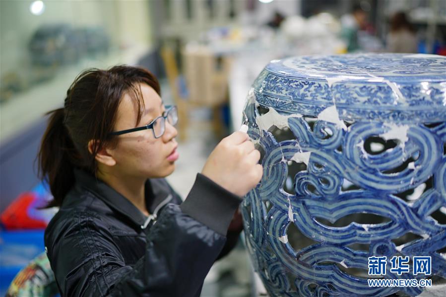 <b>景德镇修复珍贵瓷器将在上海与观众见面</b>