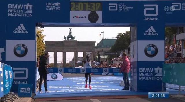 马拉松新世界记录被基普乔格刷新 成绩2小时01分40秒